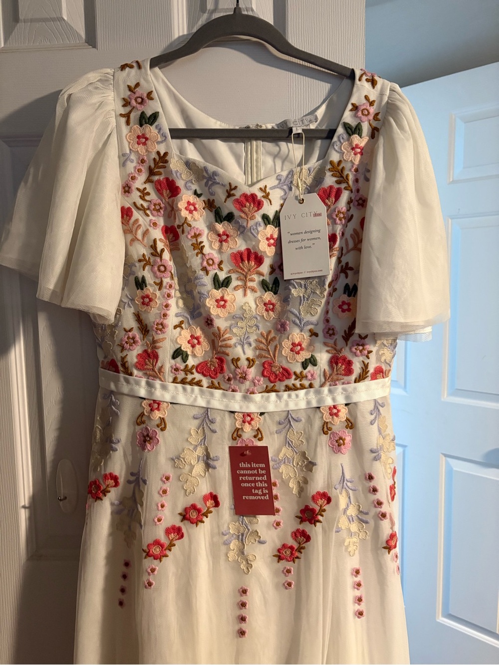 NWT Ivy City Co Floral Mesh Embroidered Maxi Dress - Picture 6 of 8